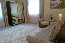 ДВУХКОМНАТНАЯ КВАРТИРА 80 кв.м .